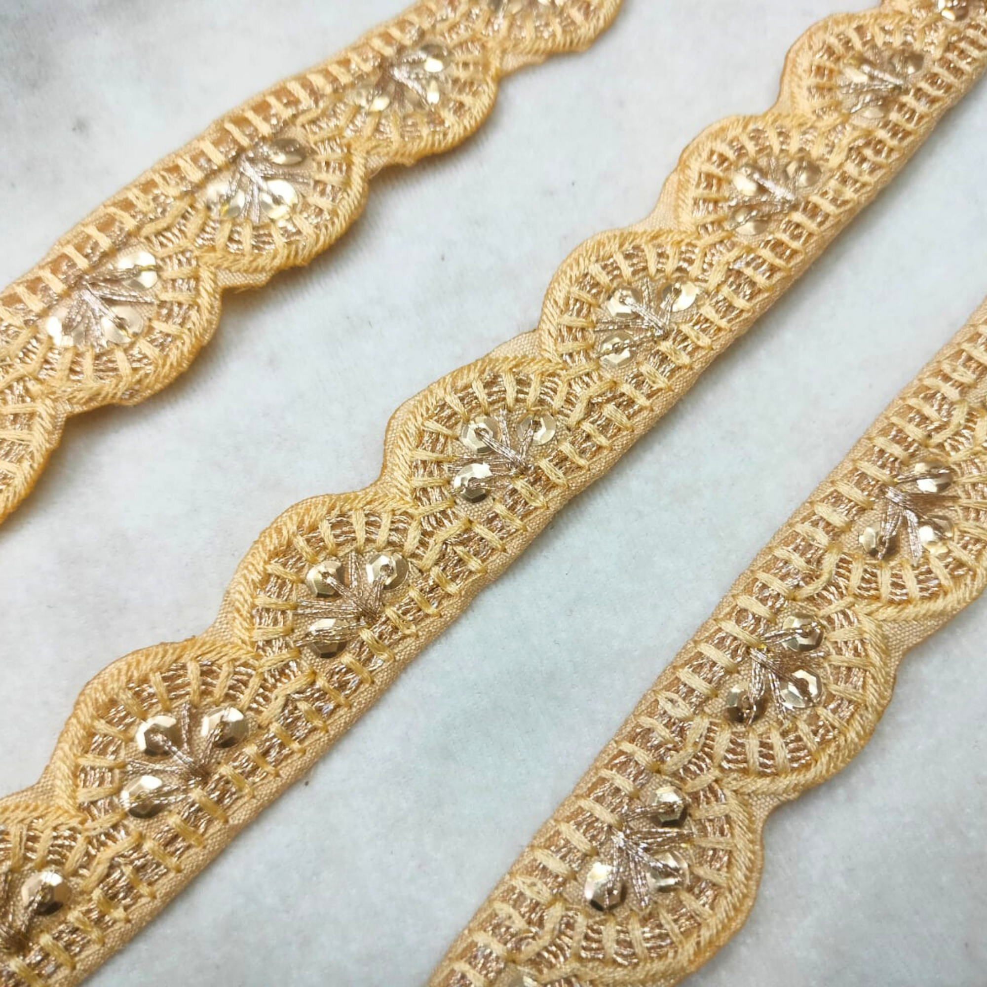 Scalloped Fancy Zari Trim