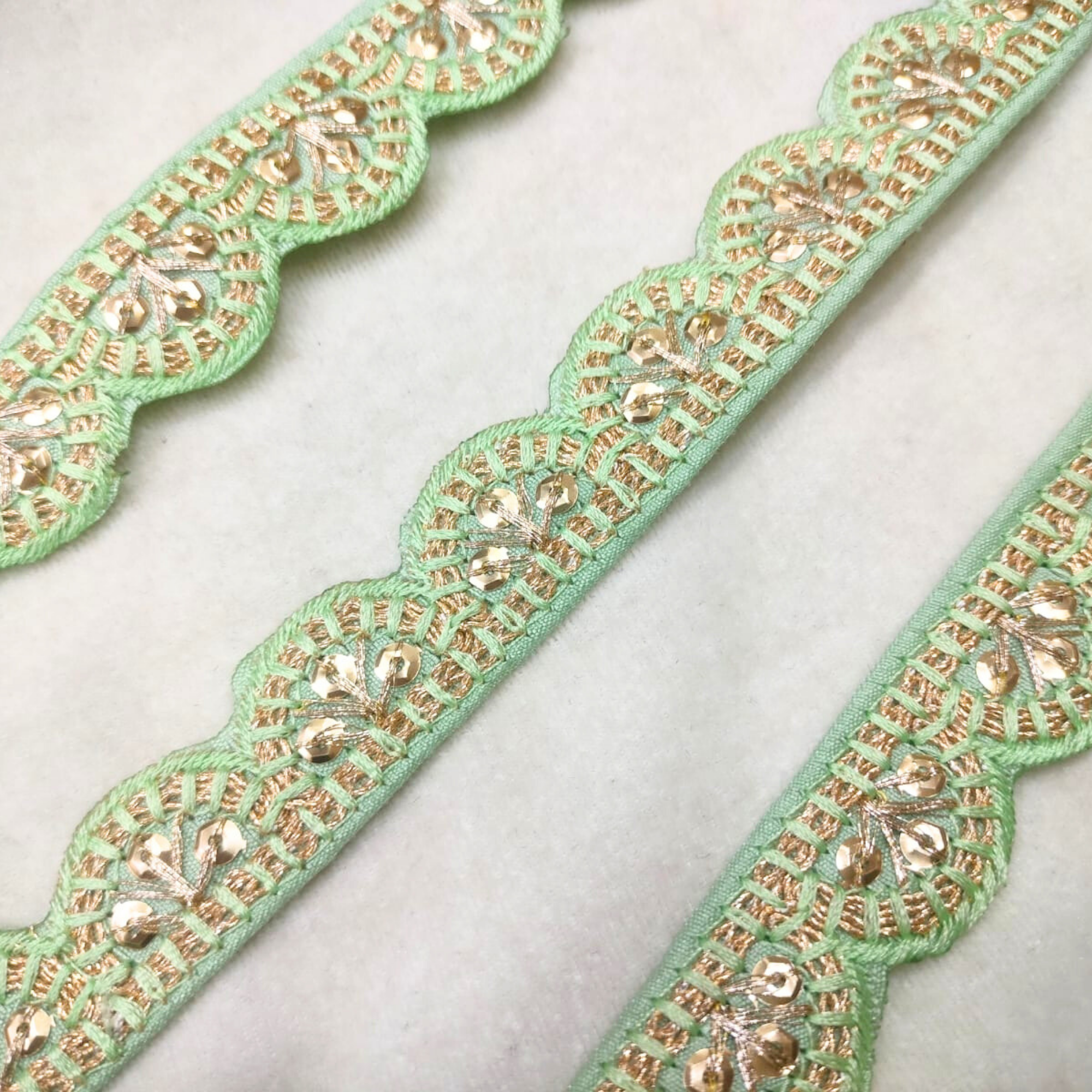 Scalloped Fancy Zari Trim