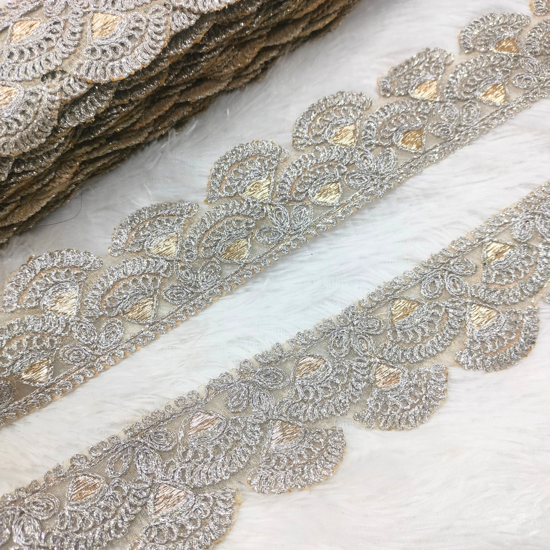 Silver & Gold Scallop Zari Lace