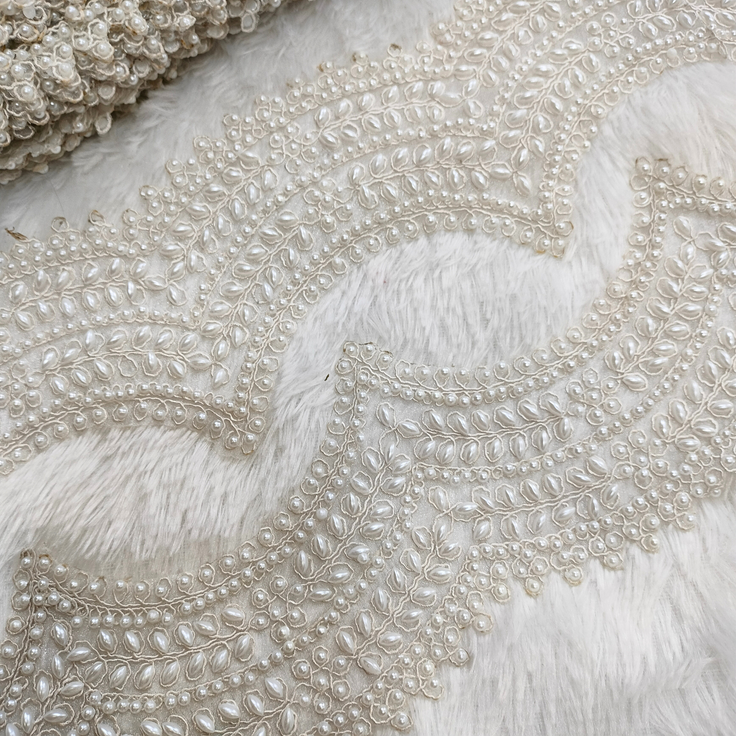 White Mirror And Pearl Work Scalloped Trim