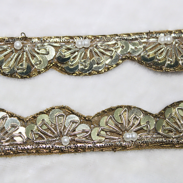 Light Gold Scalloped Trim