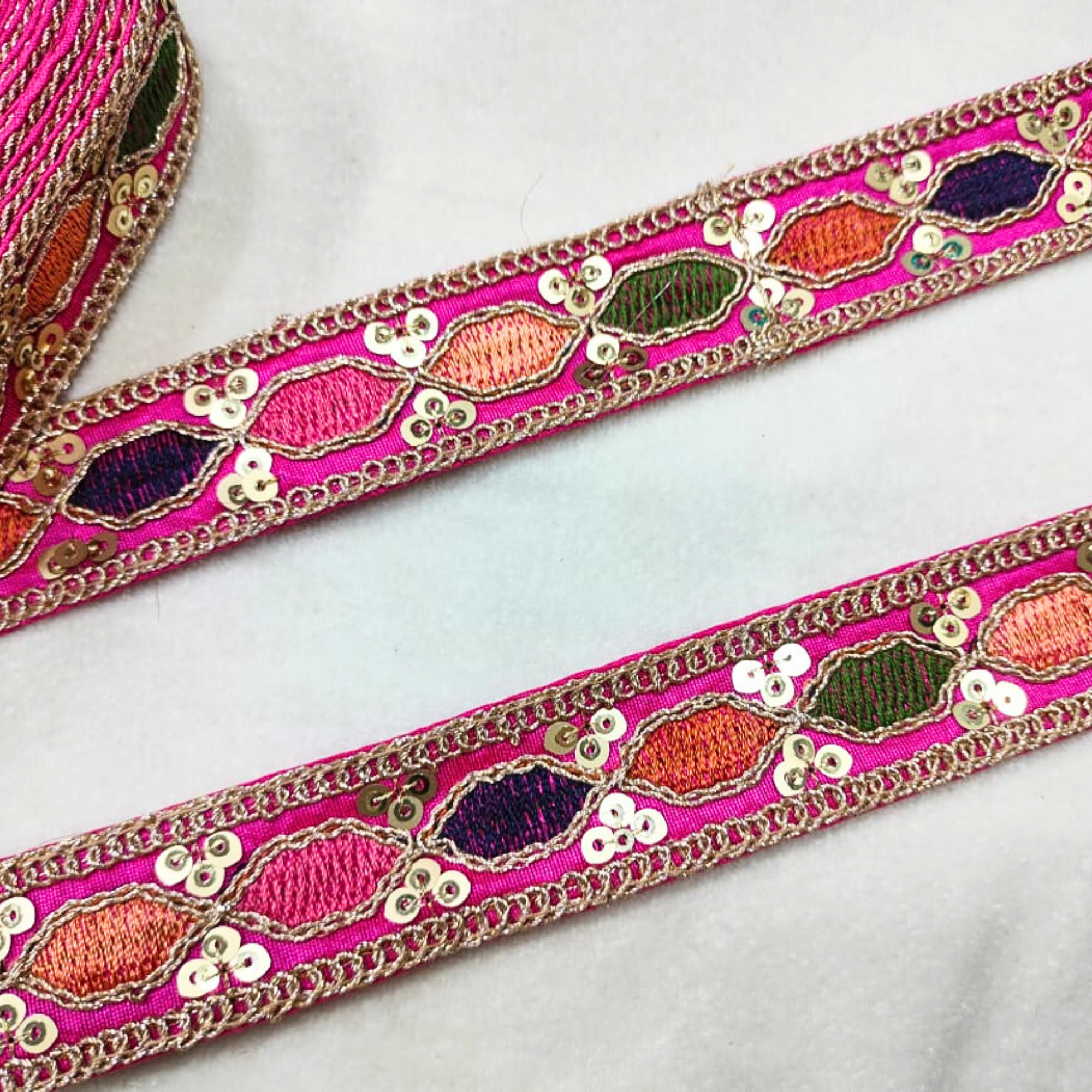 Elegant Multicolor Lace Trim