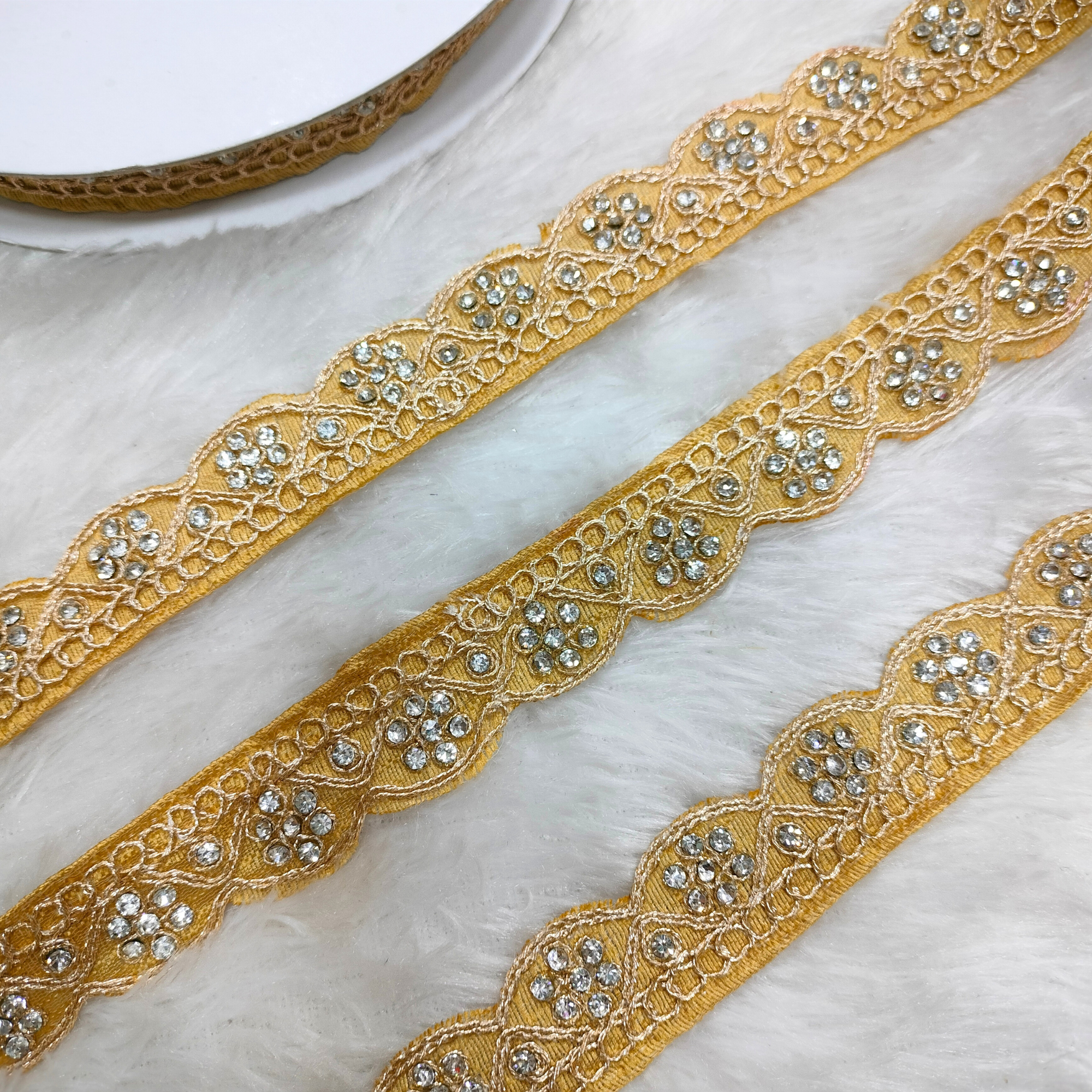 Scalloped Crystal Blossom Lace