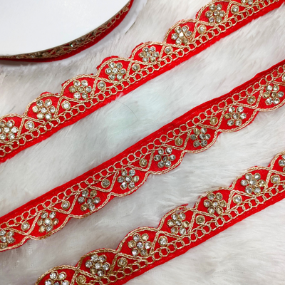 Scalloped Crystal Blossom Lace