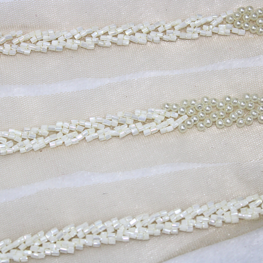 White Twinkling Beads Border