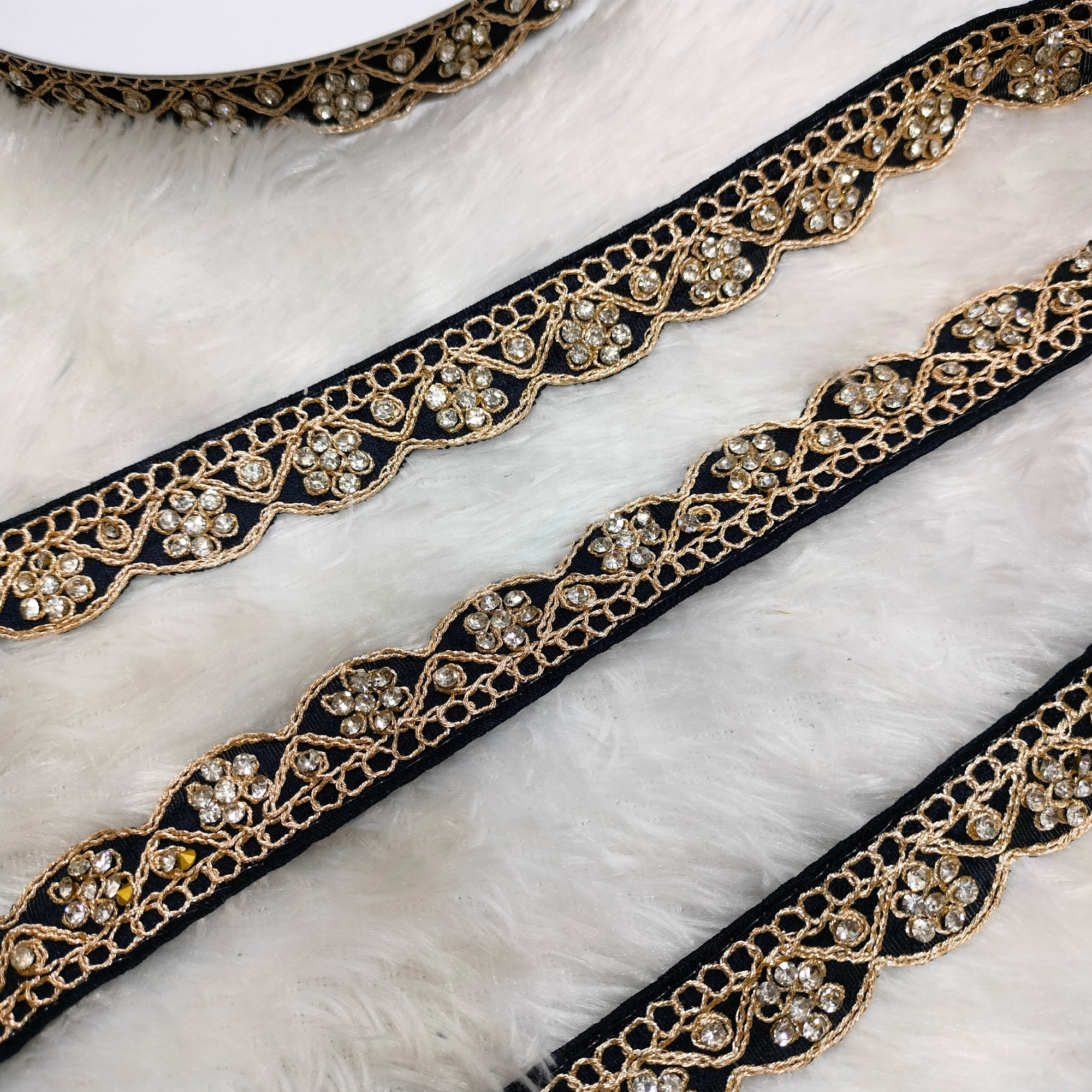 Scalloped Crystal Blossom Lace