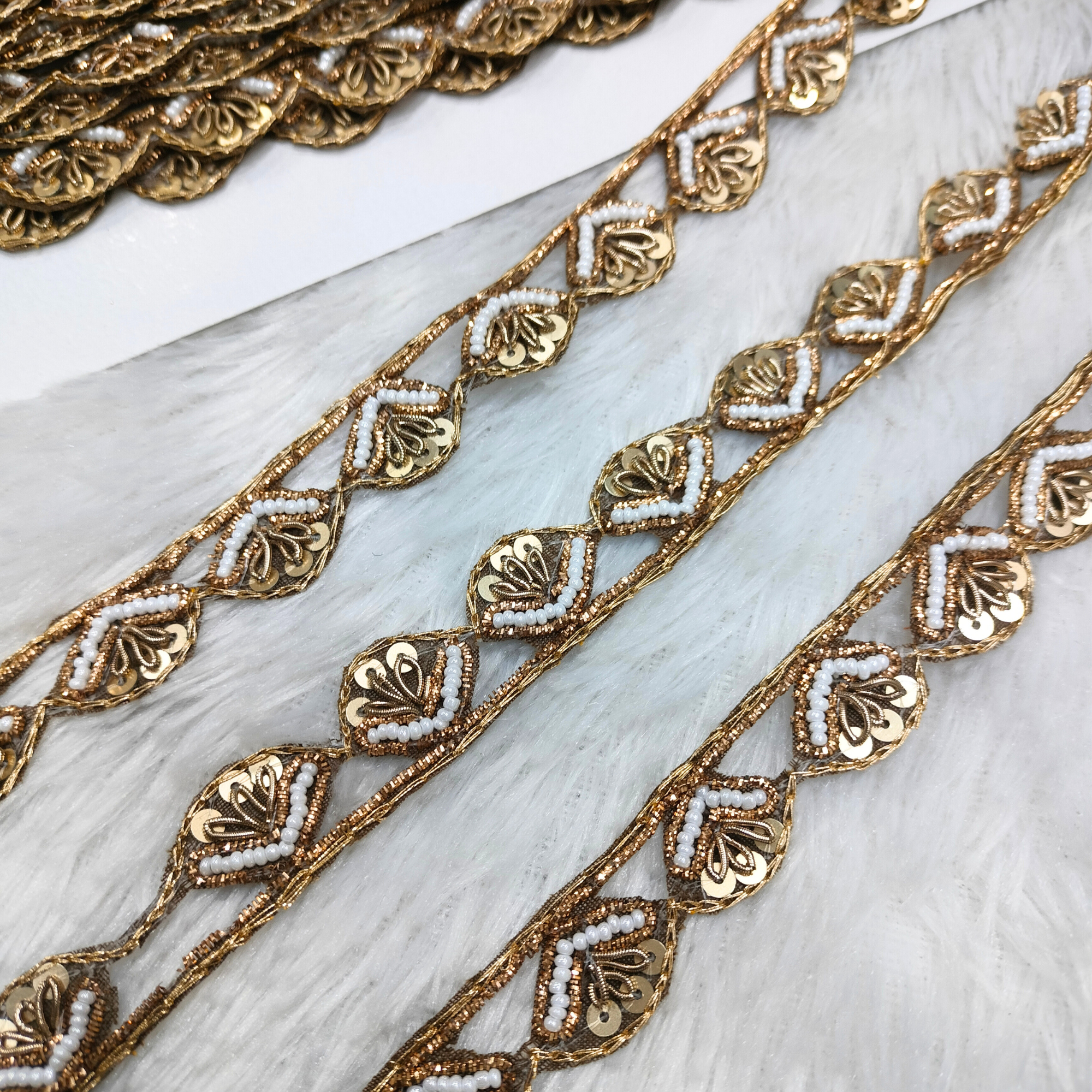 Heart & Bead Zari Lace Border