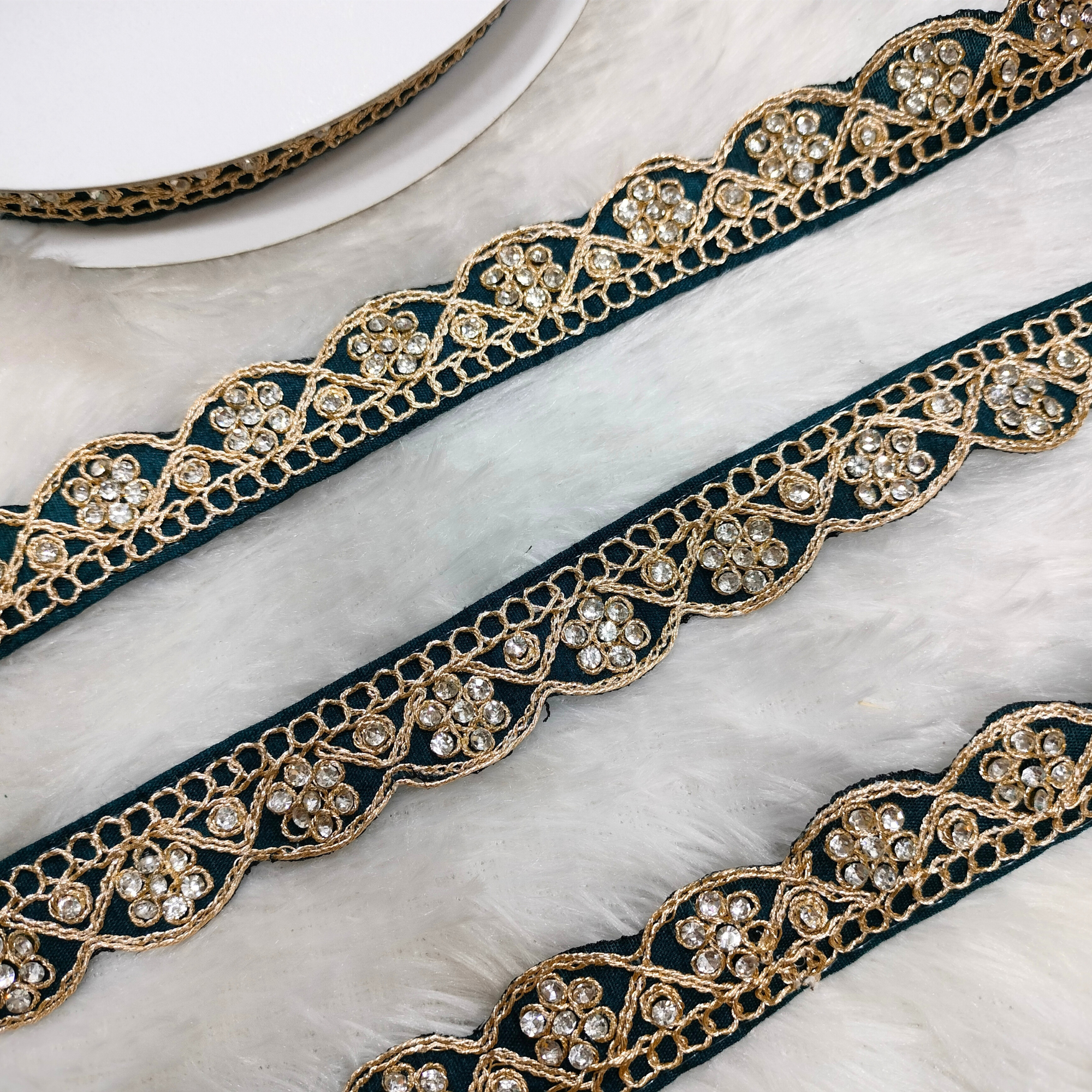 Scalloped Crystal Blossom Lace