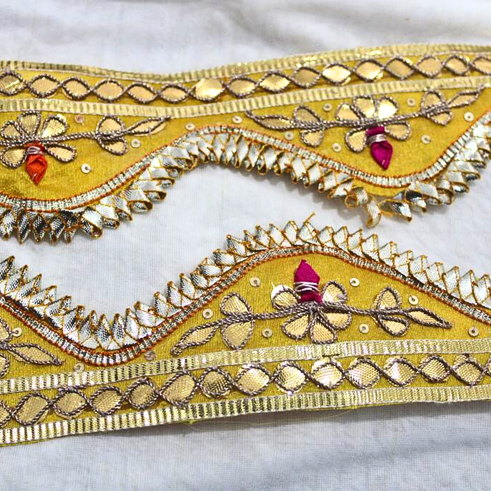 Gota Patti Wavy Border Lace