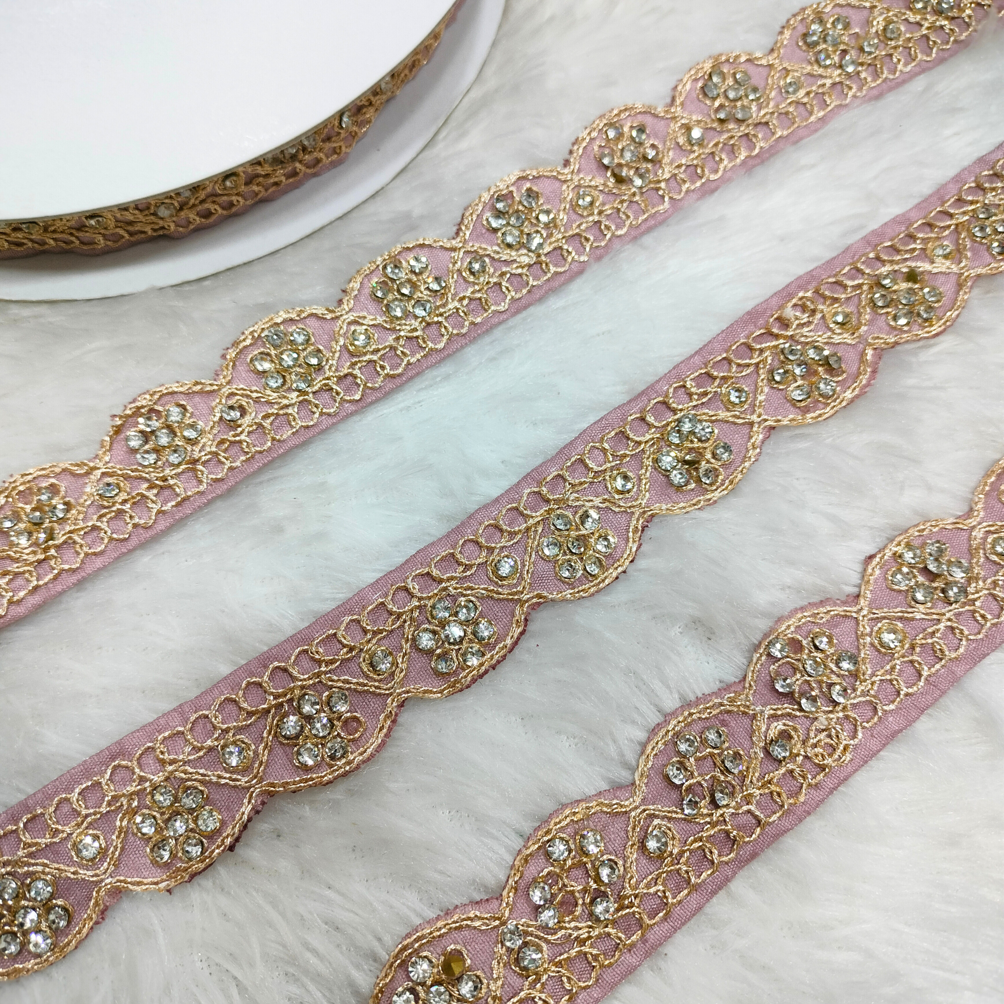Scalloped Crystal Blossom Lace