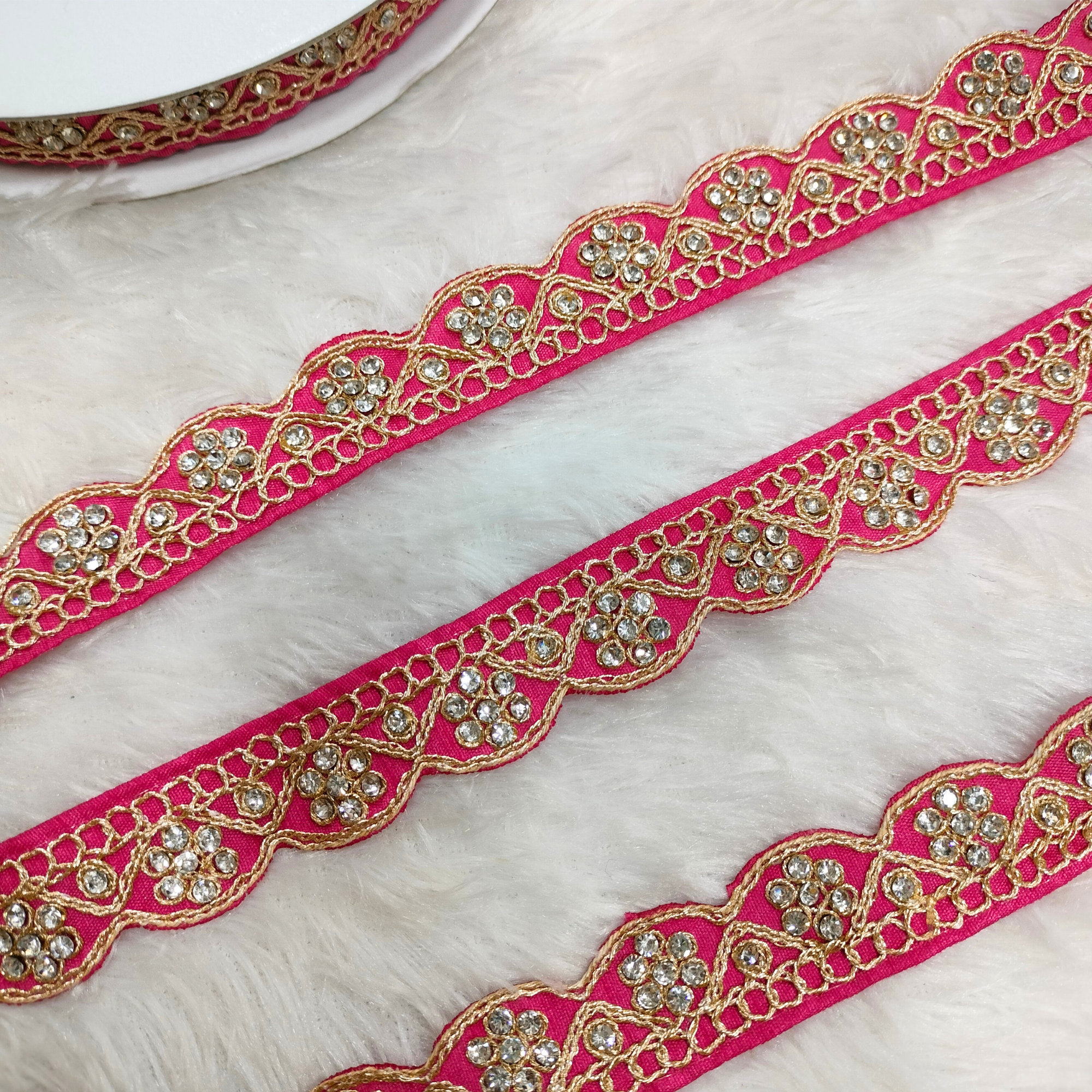 Scalloped Crystal Blossom Lace