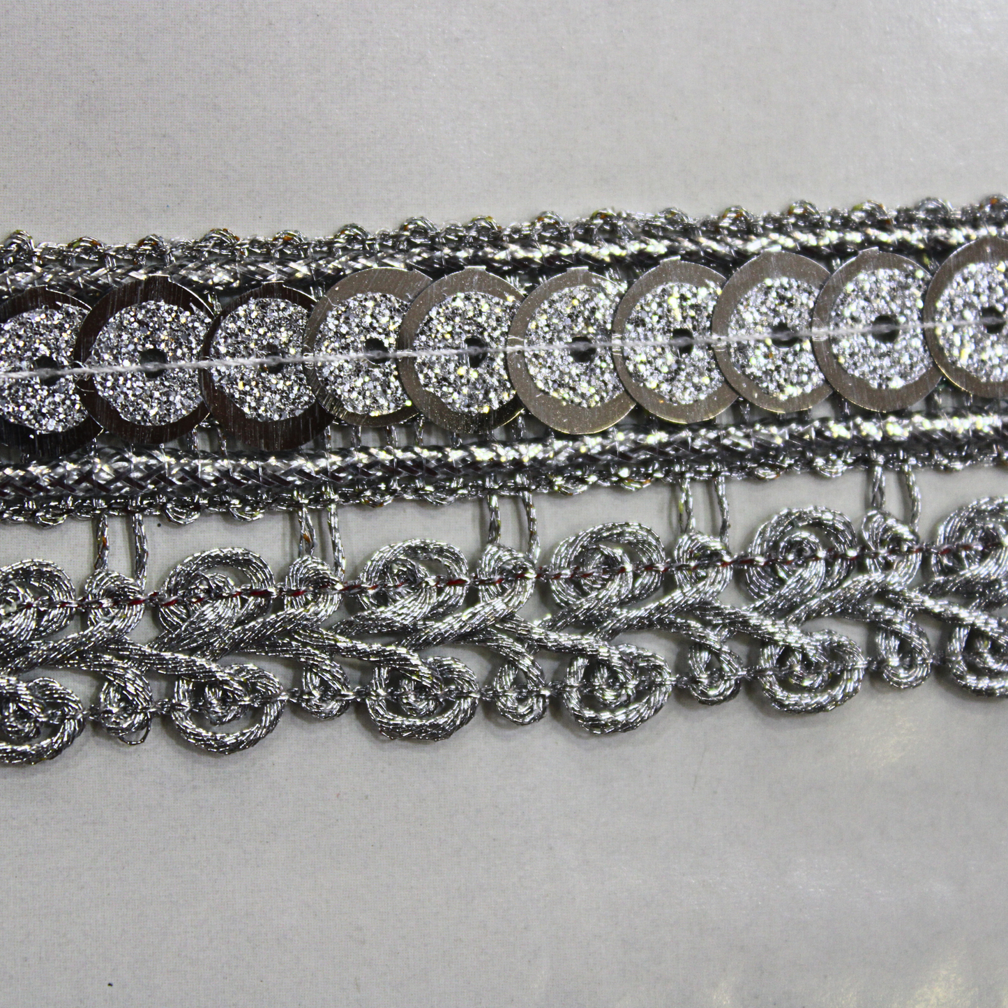 Silver Fancy Sequin Lampe Trim