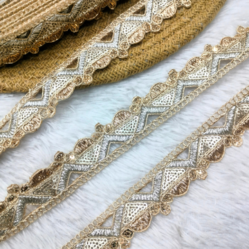 Zig-Zag Sequin Border