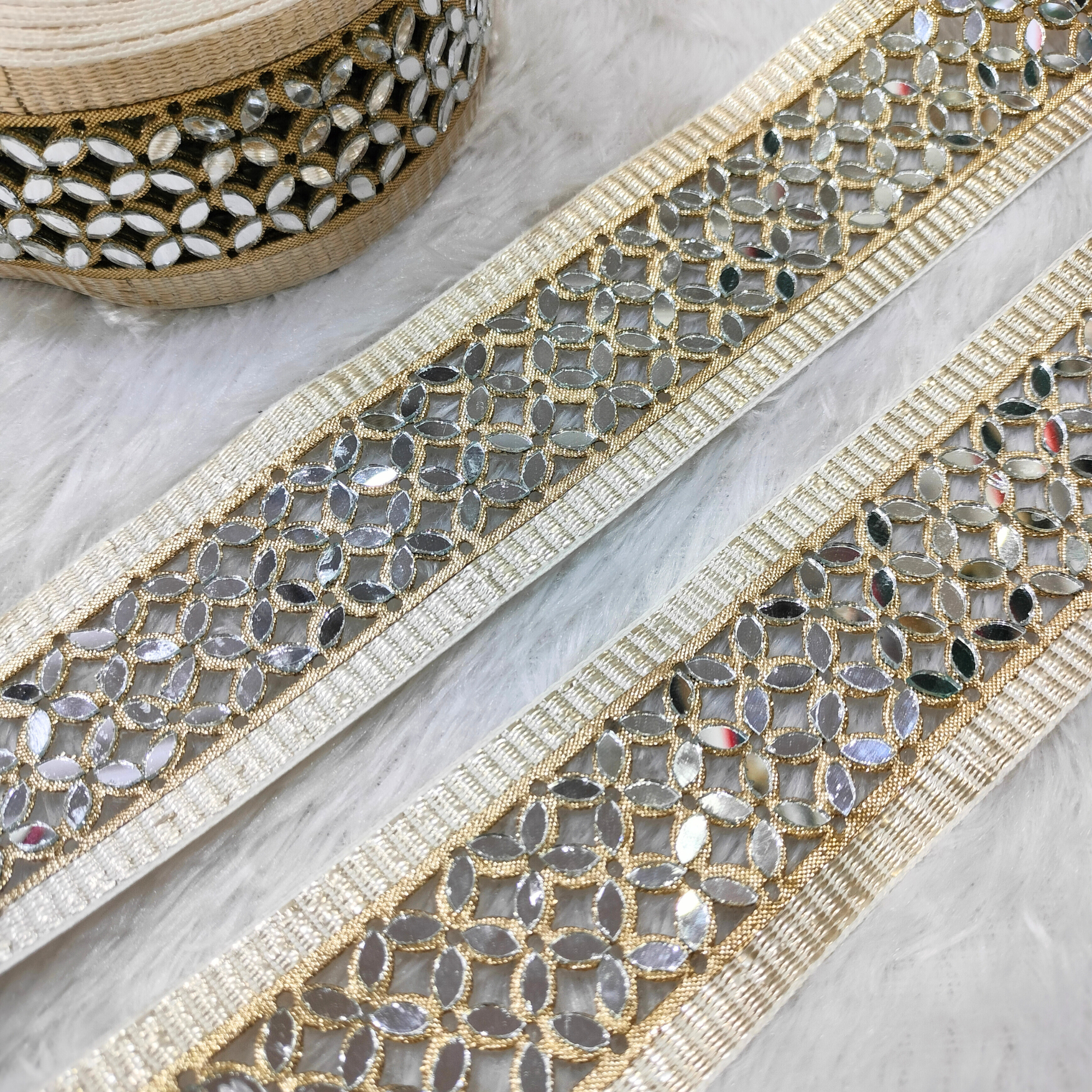 Geometric Mirror Work Trim