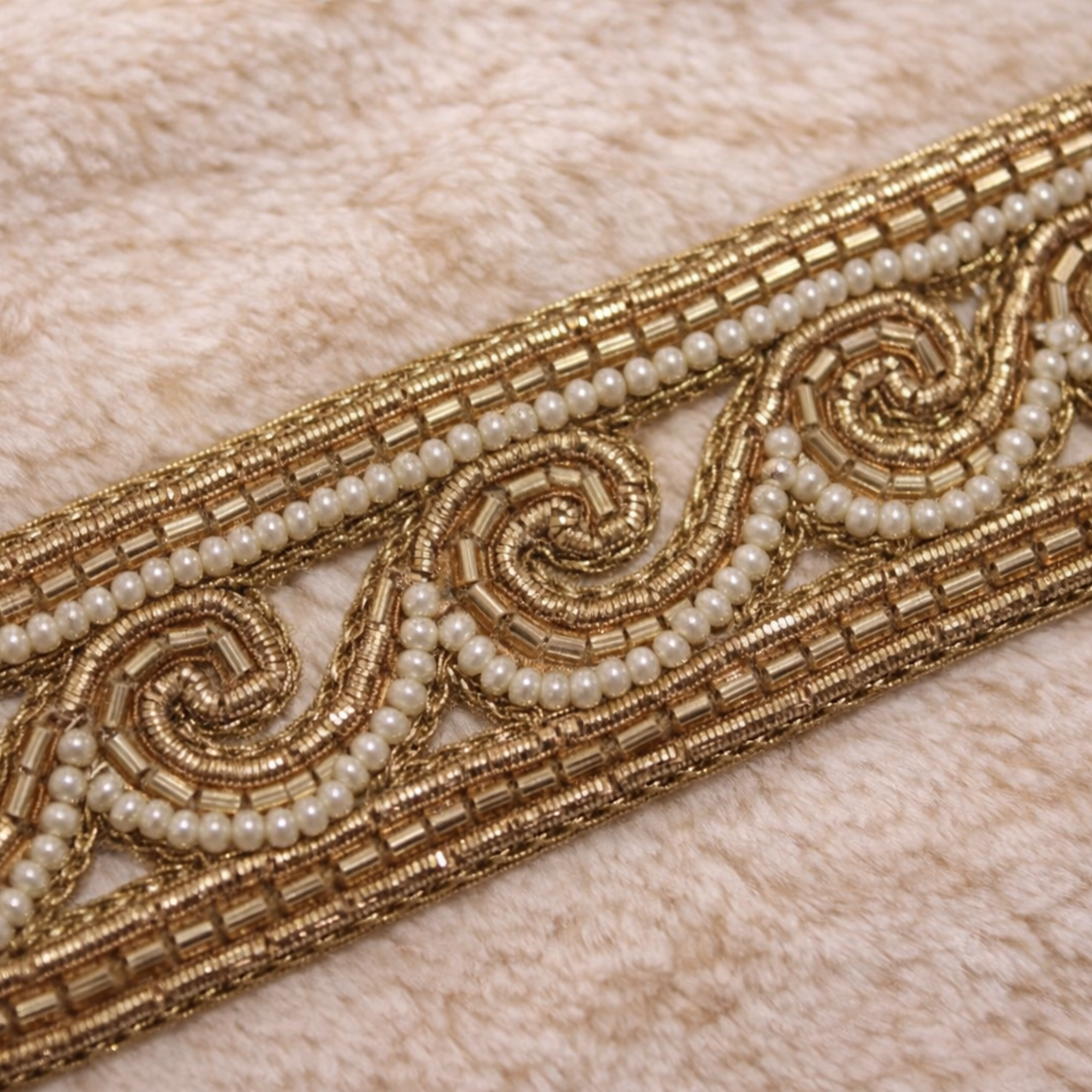 Metallic Loop & Sequin Border Lace