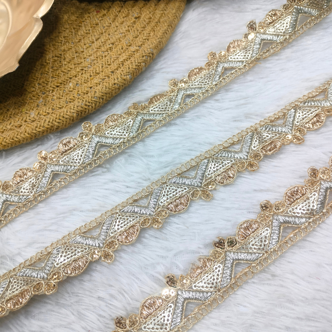 Zig-Zag Sequin Border