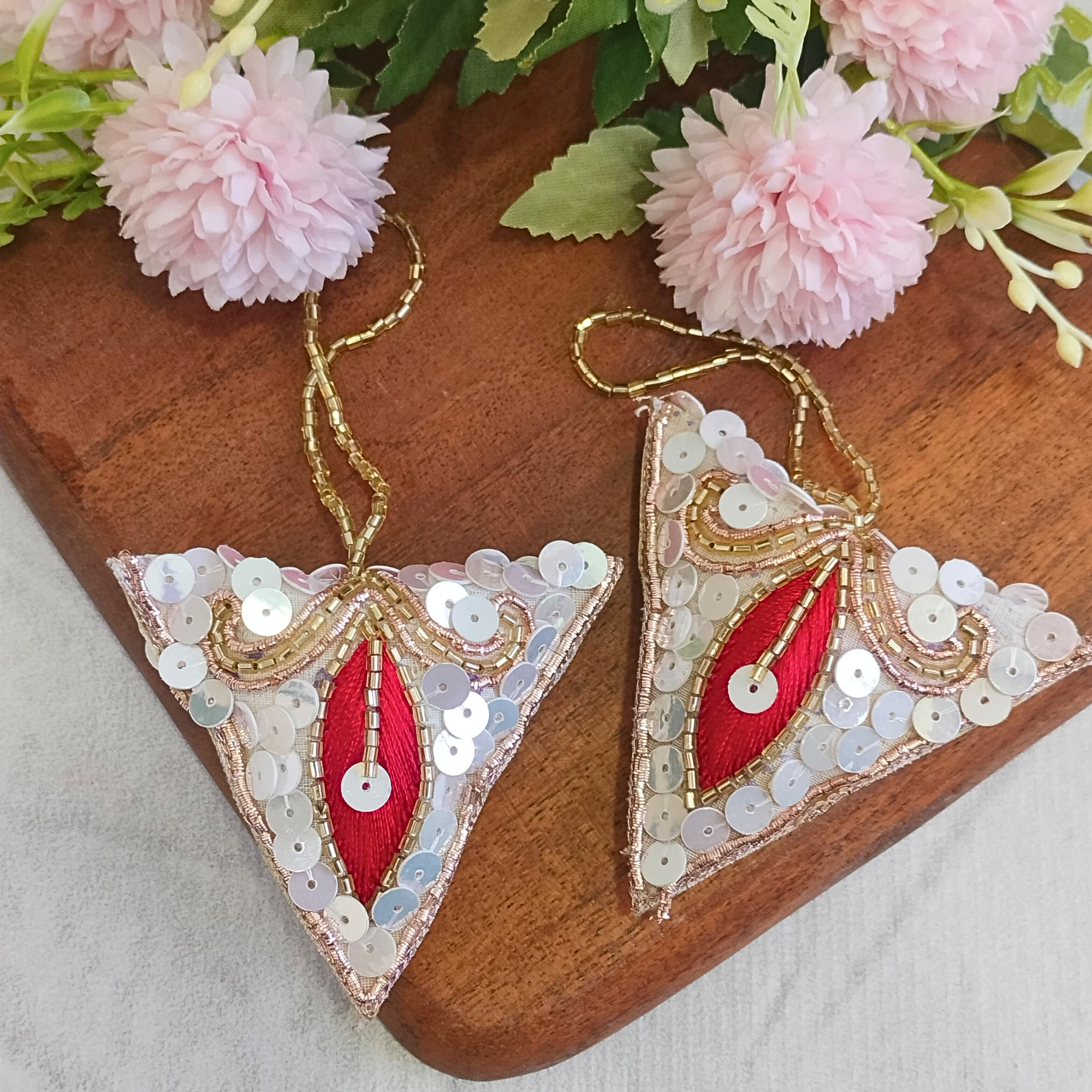 Classic Red & White Tassel (Pack of 2)