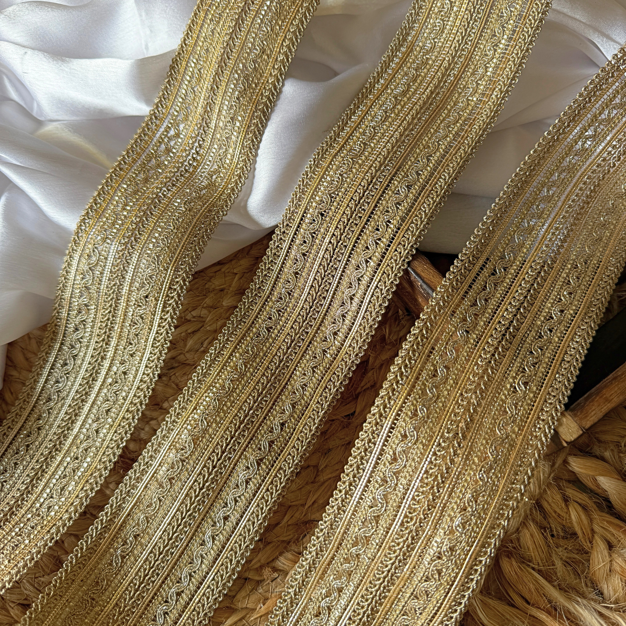 Premium Antique Gold Zari Lace Border