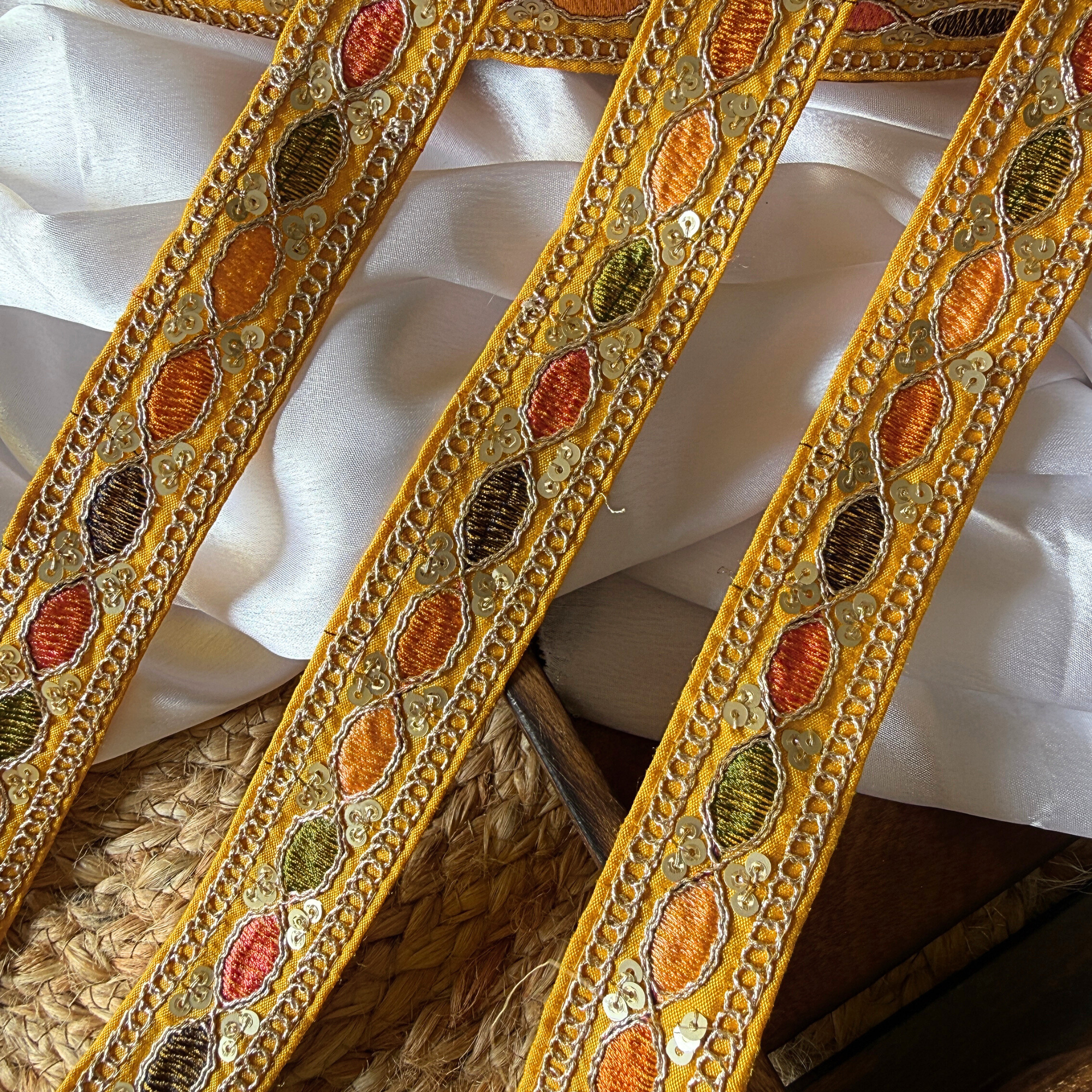 Elegant Multicolor Lace Trim