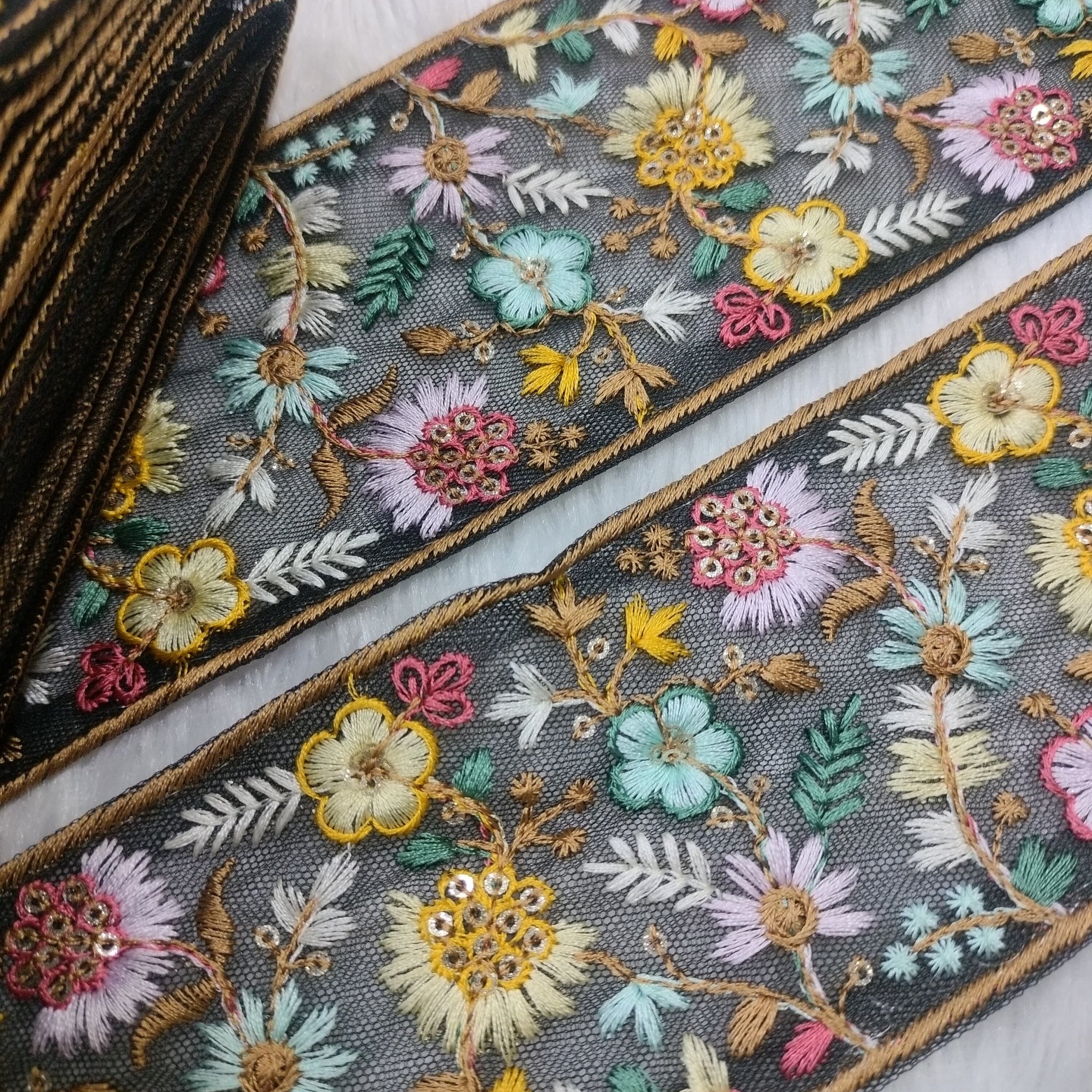 Delicate Multicolor Floral Embroidery Lace Trims