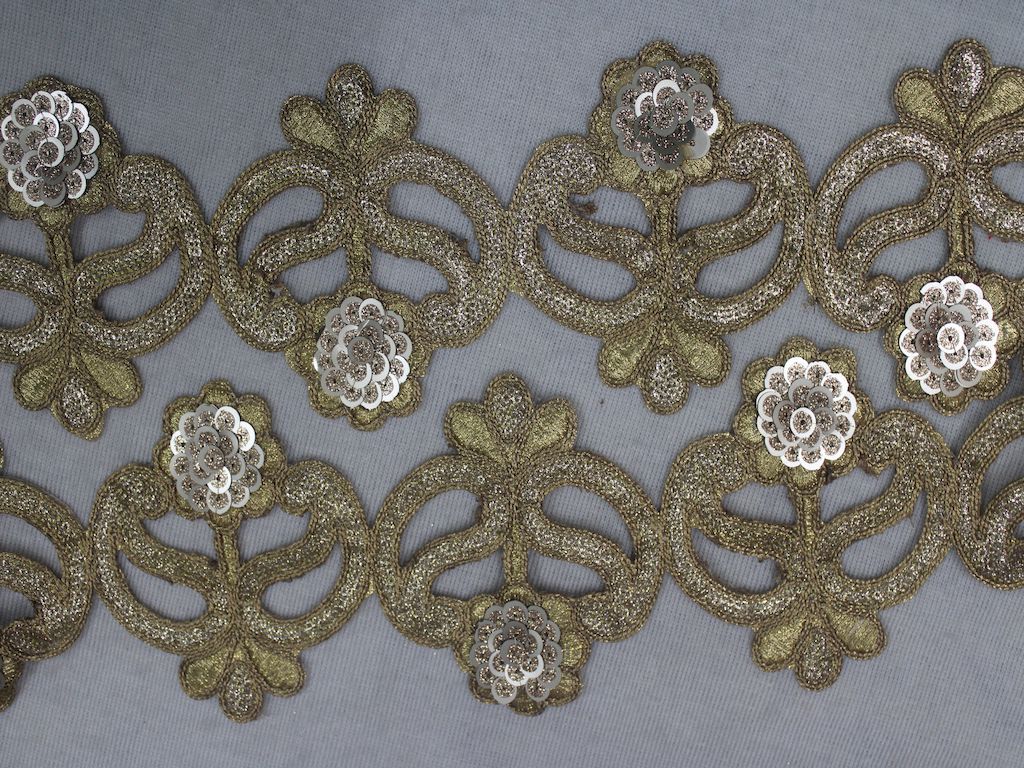 Opulent Golden Zari Cutwork Trim for Stunning Embellishments