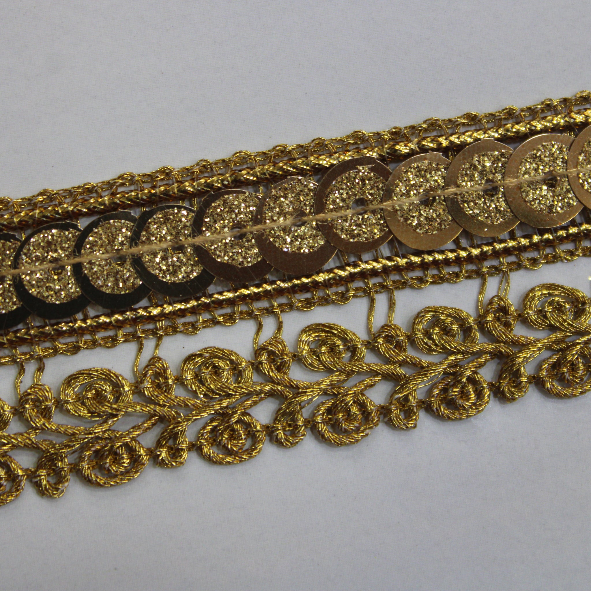 Golden Fancy Sequin Lampe Trim