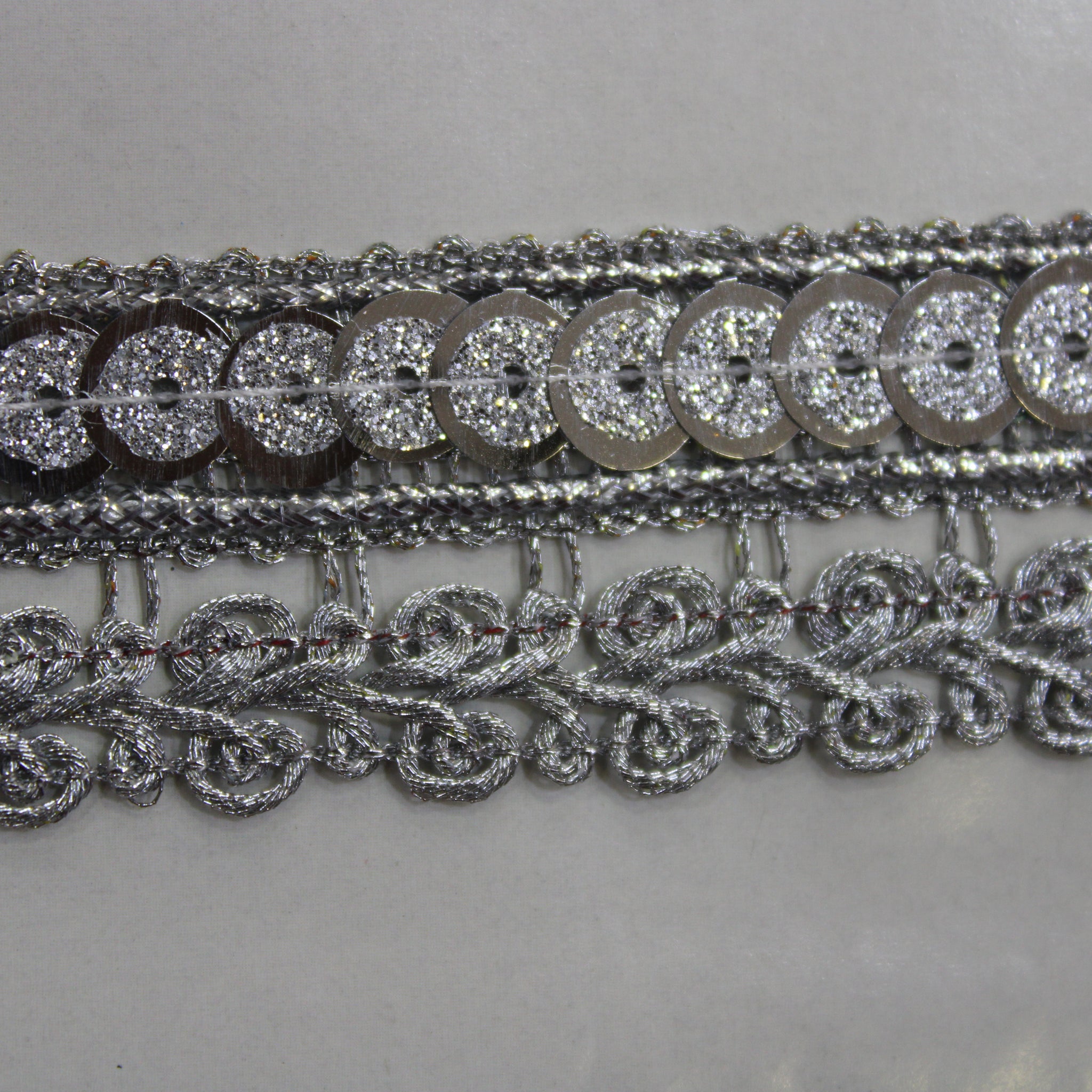 Silver Fancy Sequin Lampe Trim