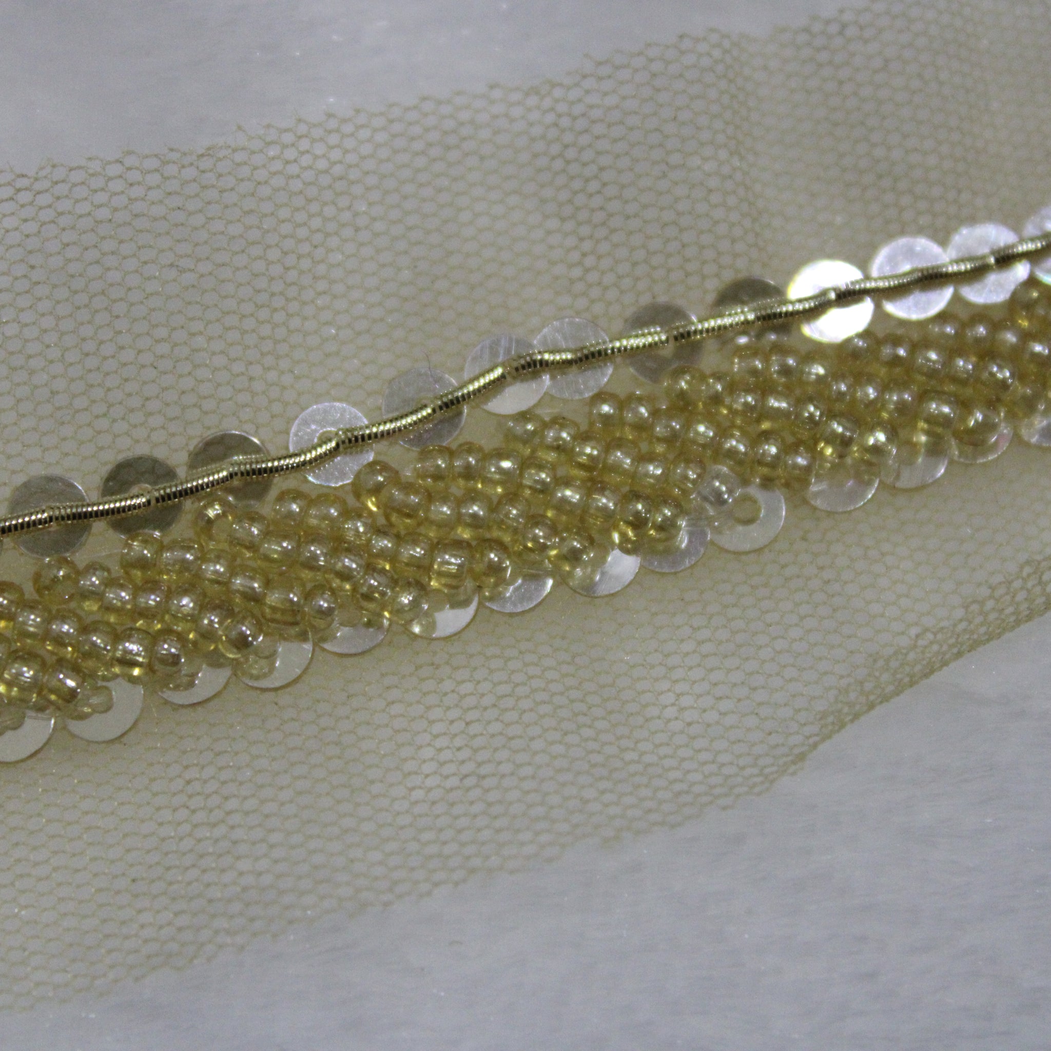 Light Gold Twinkling Beads Border