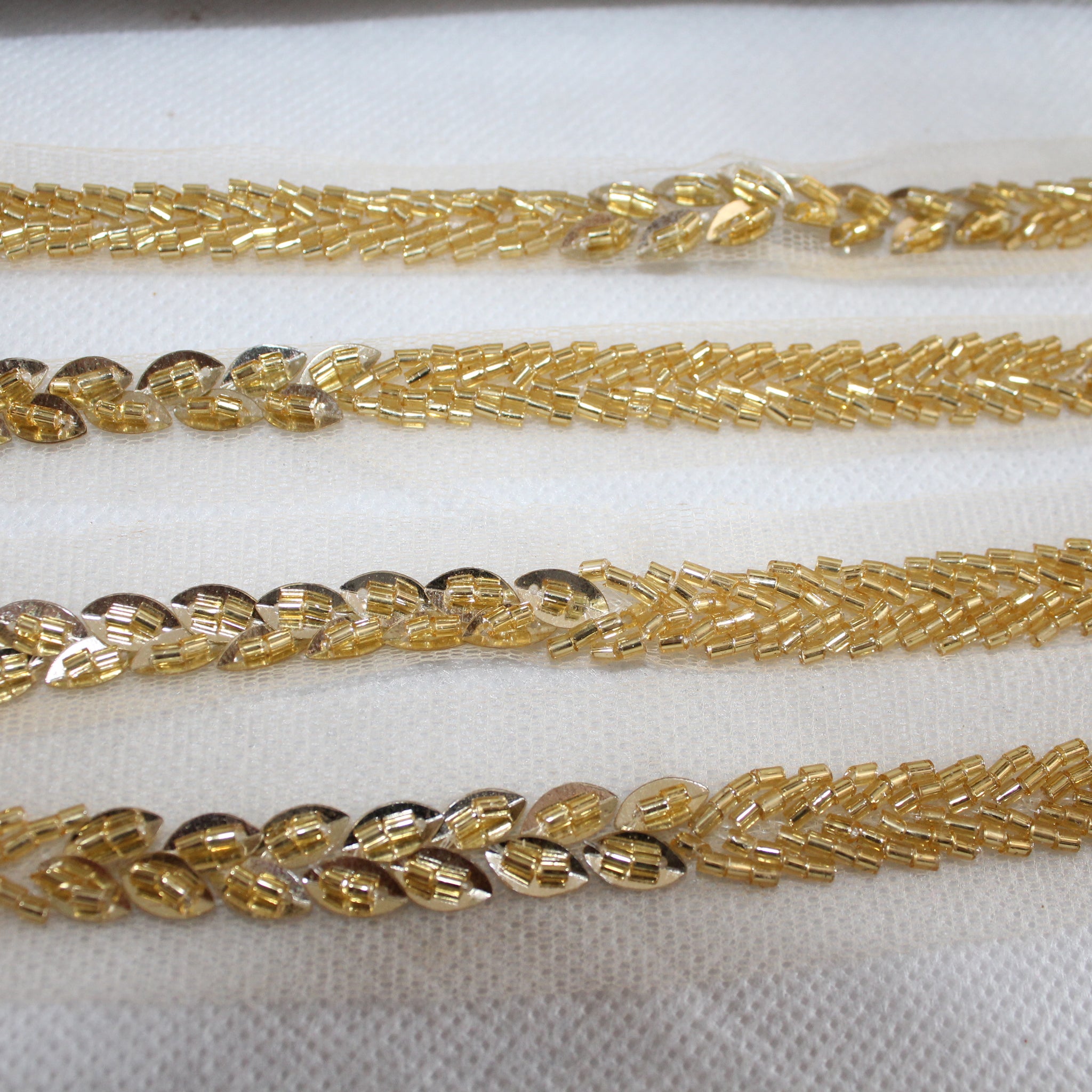 Golden Twinkling Beads Border