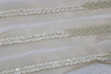 White Twinkling Beads Border