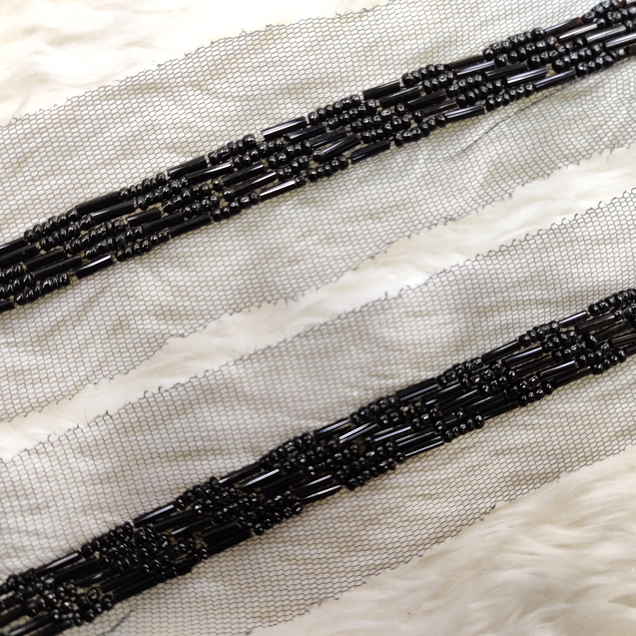 Black Twinkling Beads Border