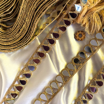 Classic Teardrop Mirror Lace Trim