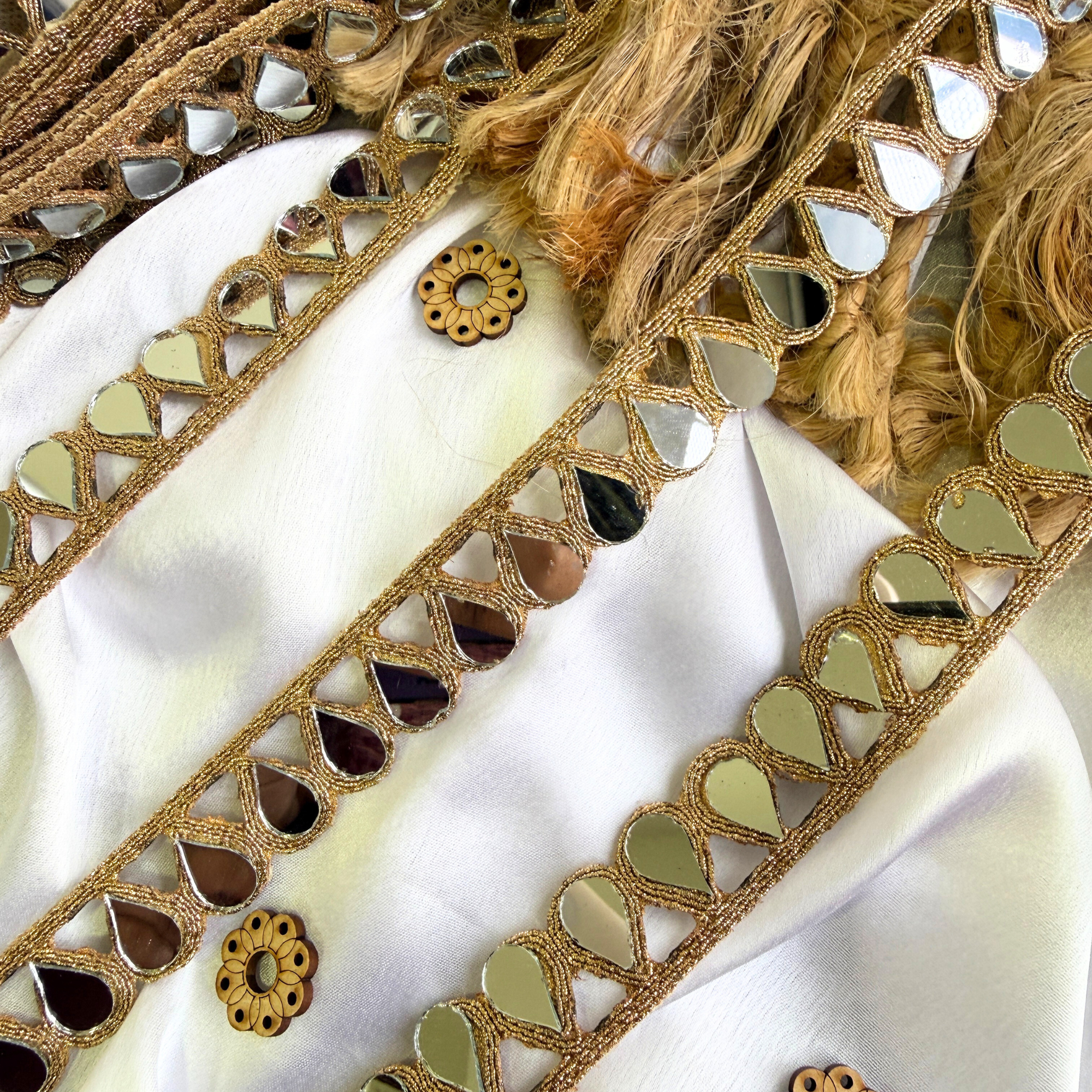 Classic Teardrop Mirror Lace Trim