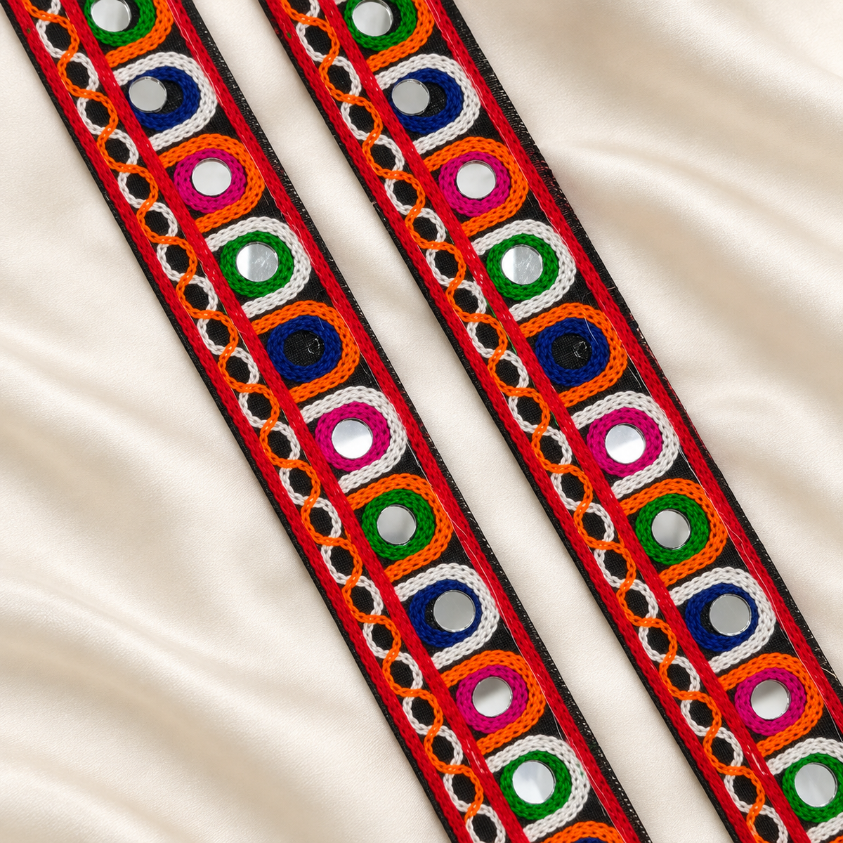 Circular Mirror Work Chain Embroidered Lace Border