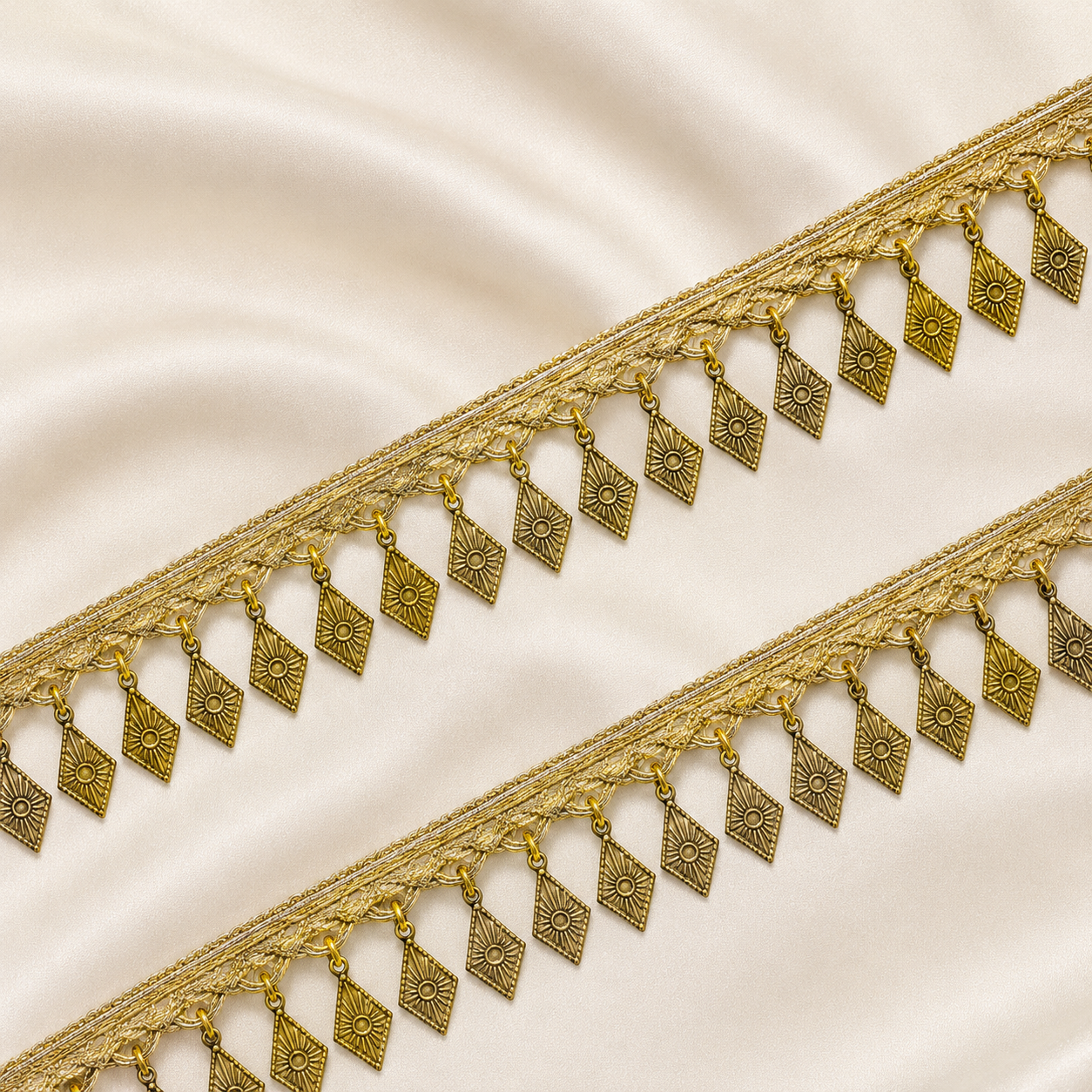 Coin-Drop Metallic Woven Lace Border