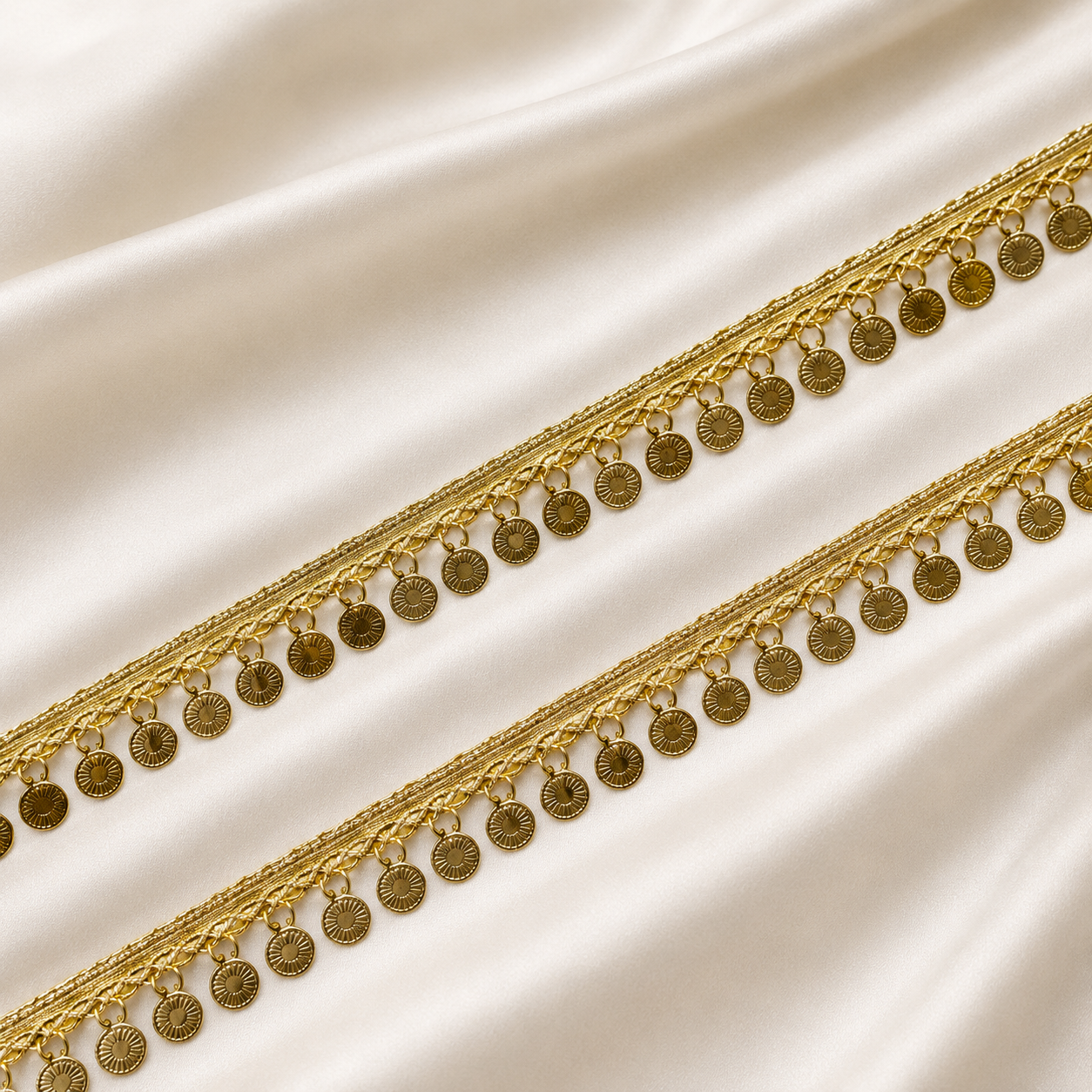 Coin-Drop Metallic Woven Lace Border