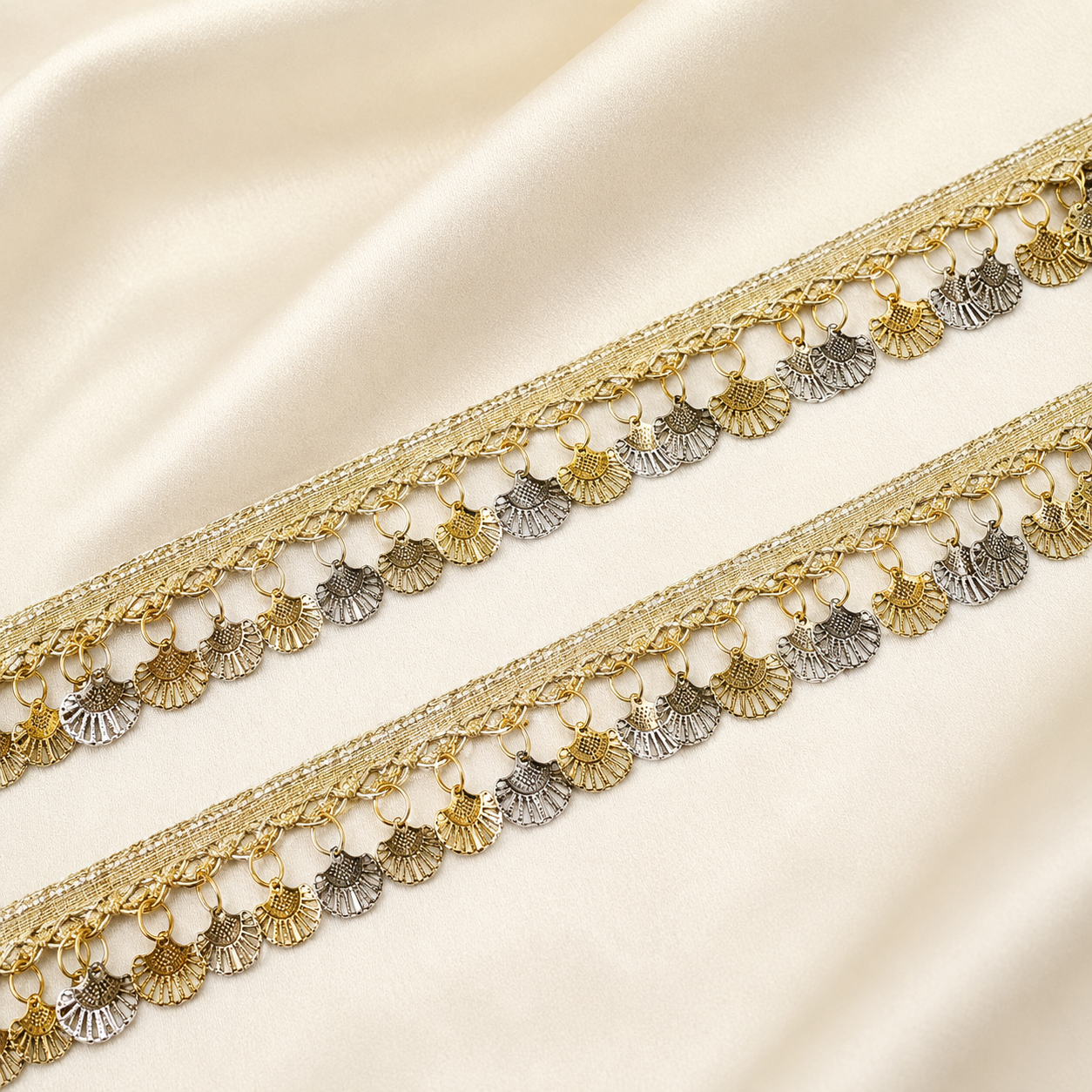 Coin-Drop Metallic Woven Lace Border