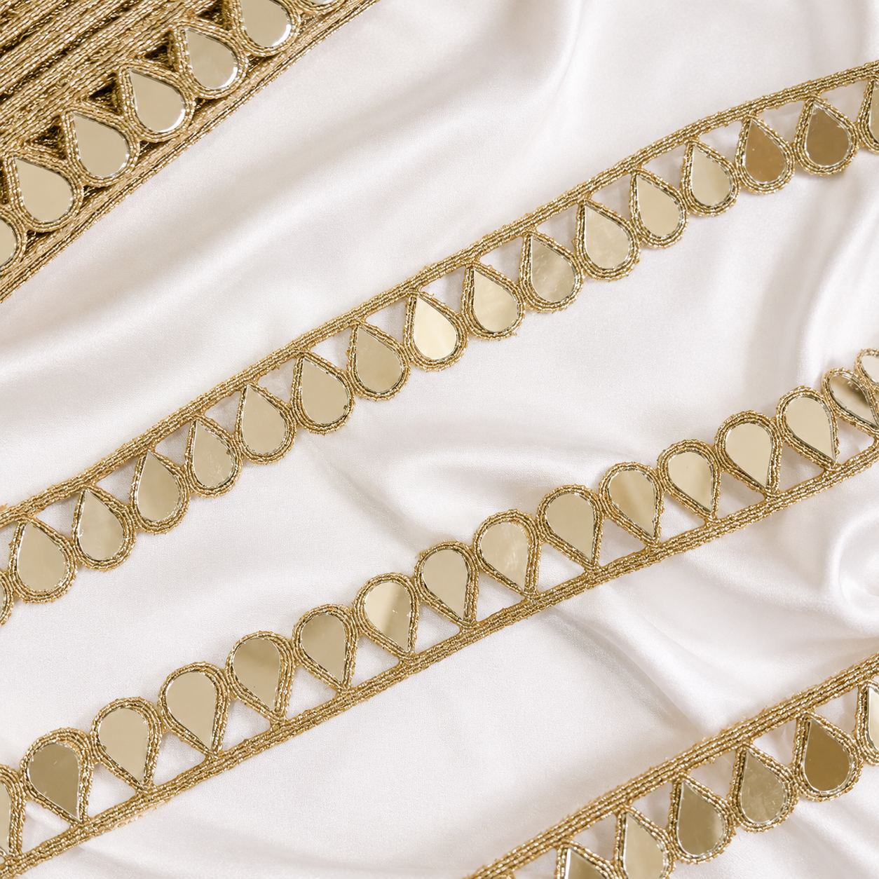 Drop-Shaped Mirror Work Cutwork Lace Border for Ethnic Wear